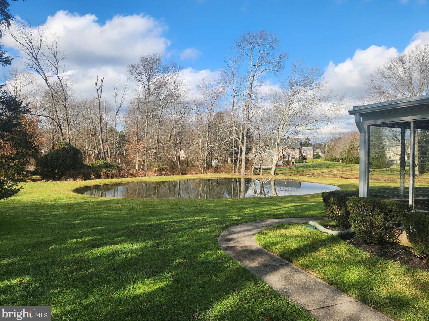 742 W Sandy Ridge Rd, Gardenville, PA 18901