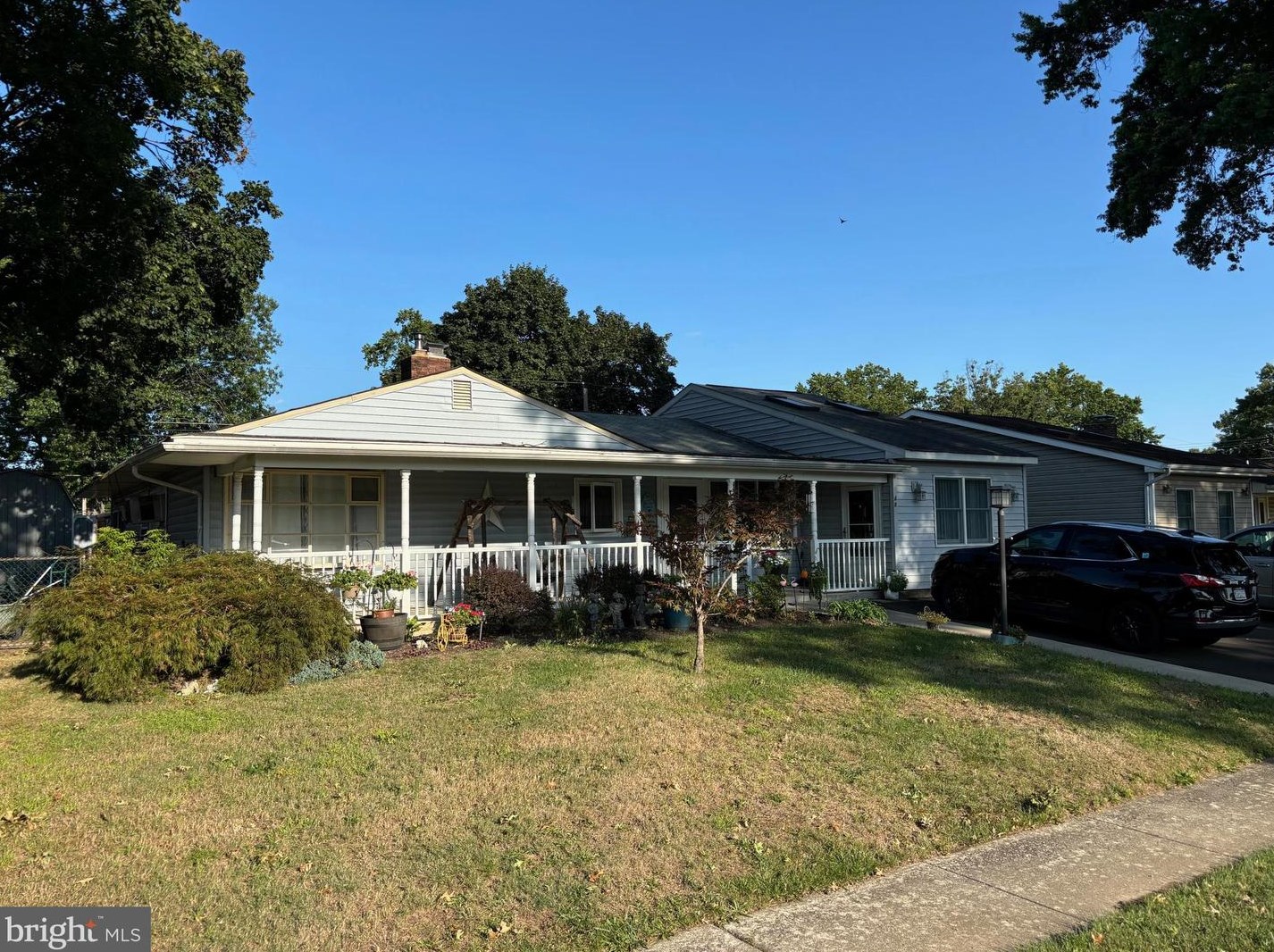 48 Outlook Ln, Levittown, PA 19055