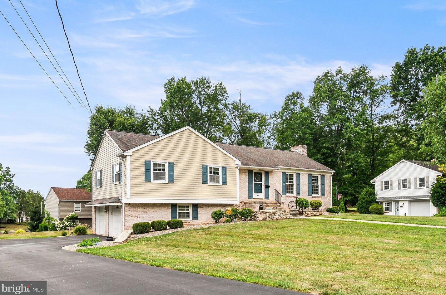 606 Shadywood Dr, Perkasie, PA 18944