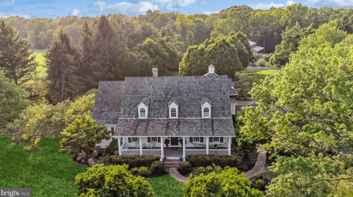 3 Sprucefield Ct, New Hope, PA 18938