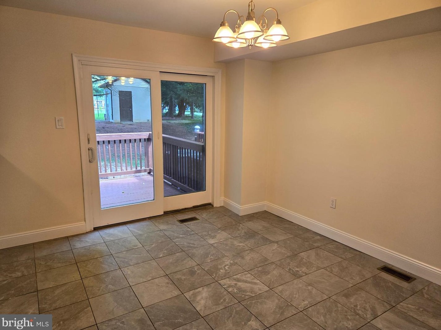 104 Providence Ave, Gardenville, PA