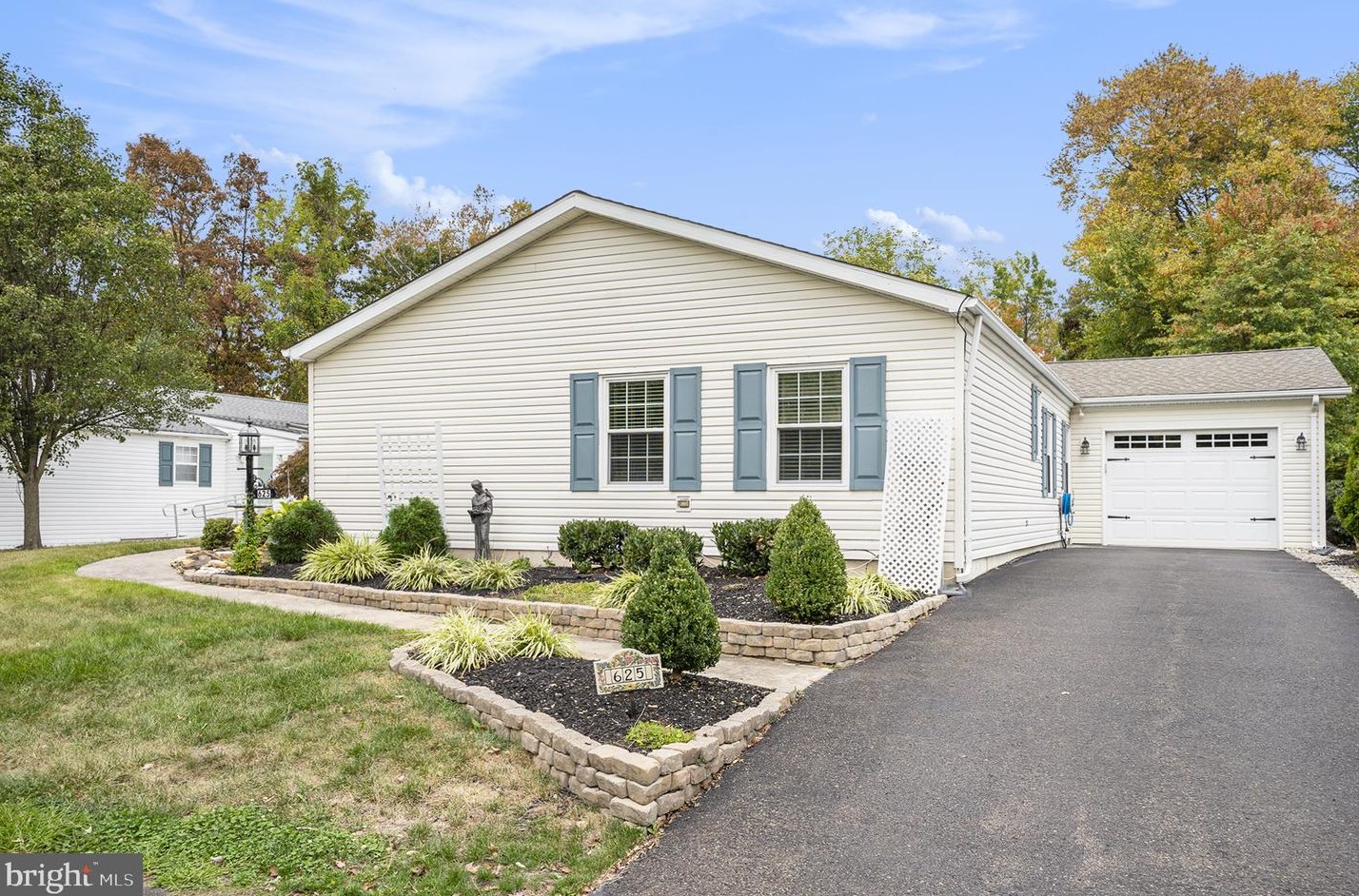 625 Silverwind Ct W #w, New Hope, PA 18938