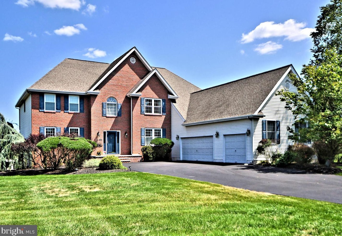 125 Tinari Dr, Southampton, PA 18954