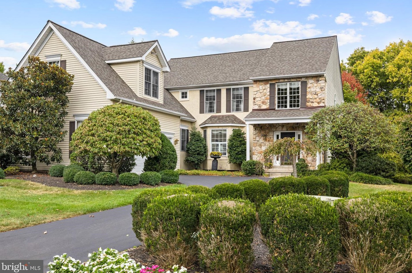 18 Lenape Dr, New Hope, PA 18938