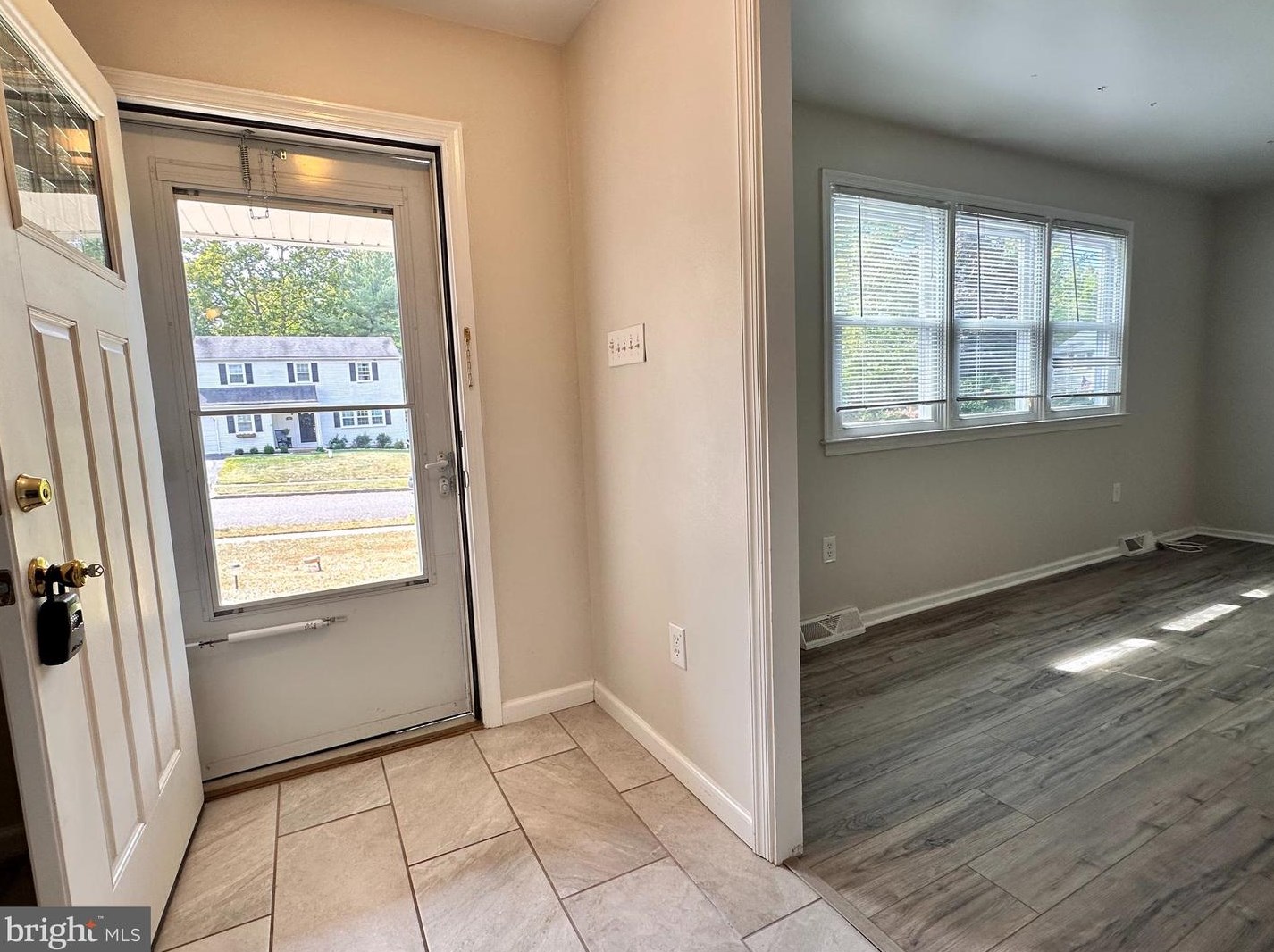 106 Ruth Ln, Gardenville, PA 18901