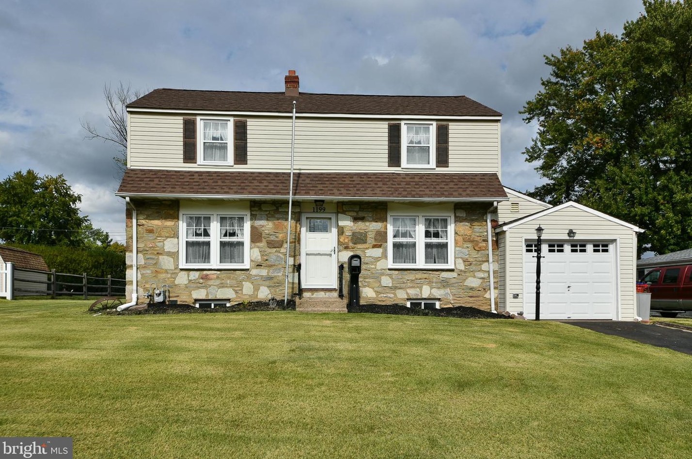 1199 Cambridge Rd, Warminster, PA 18974