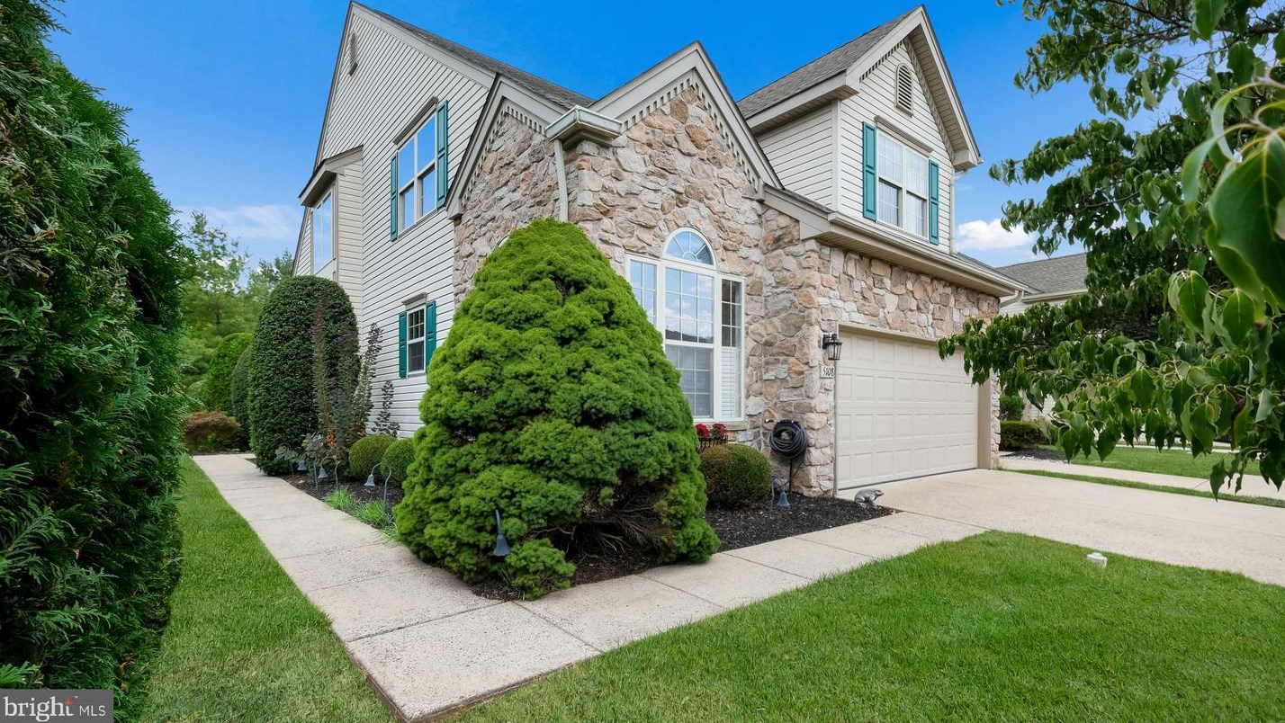 5108 Cinnamon Ct, Gardenville, PA 18902