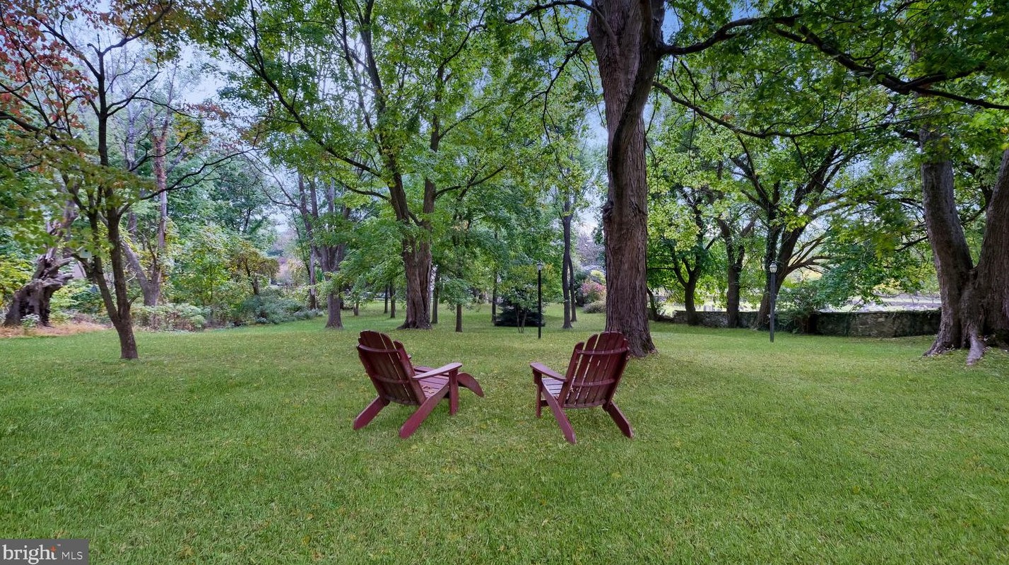 60 E Butler Ave, Gardenville, PA 18901