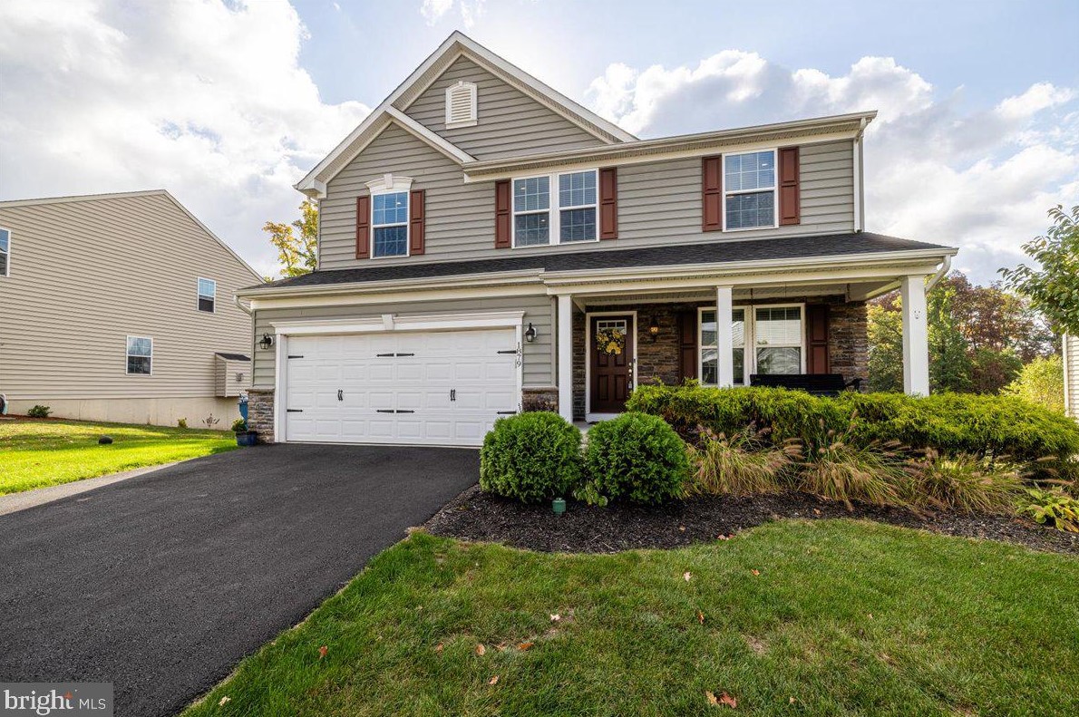 1879 Alamingo Dr, Quakertown, PA 18951-3223