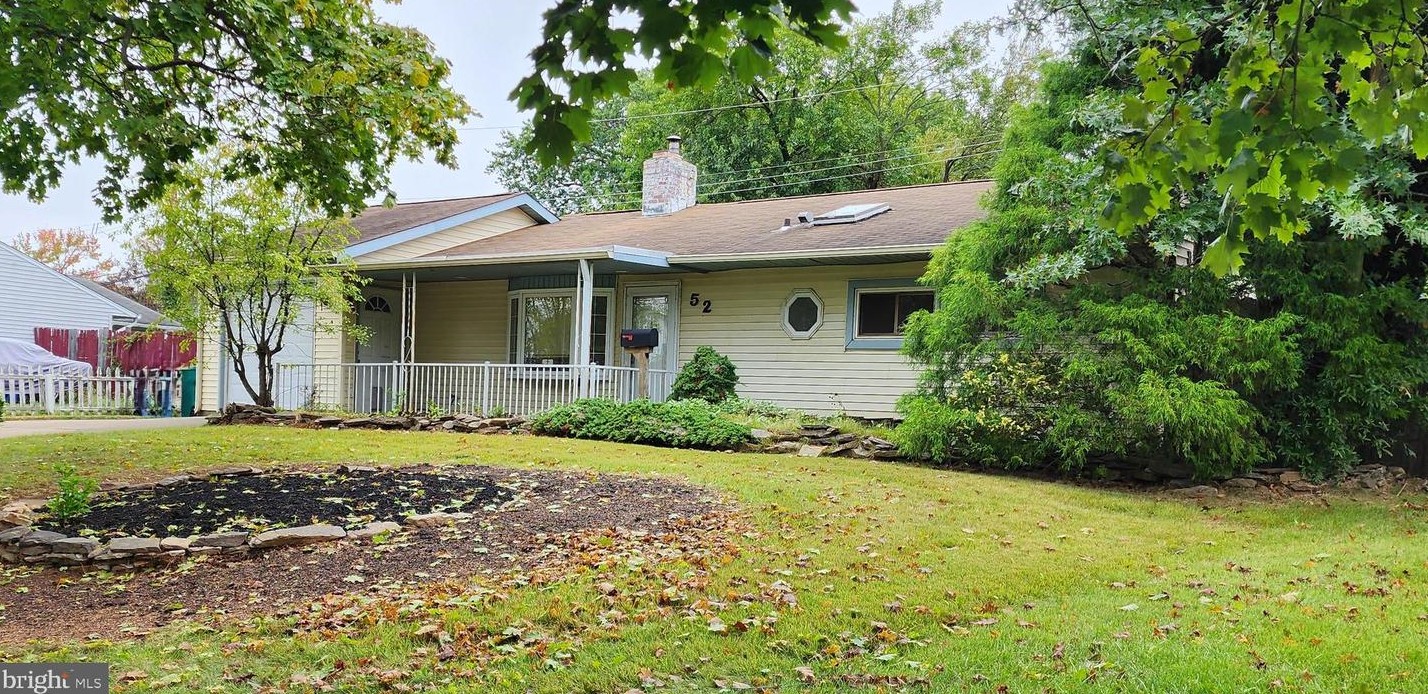 52 Basswood Rd, Levittown, PA 19057