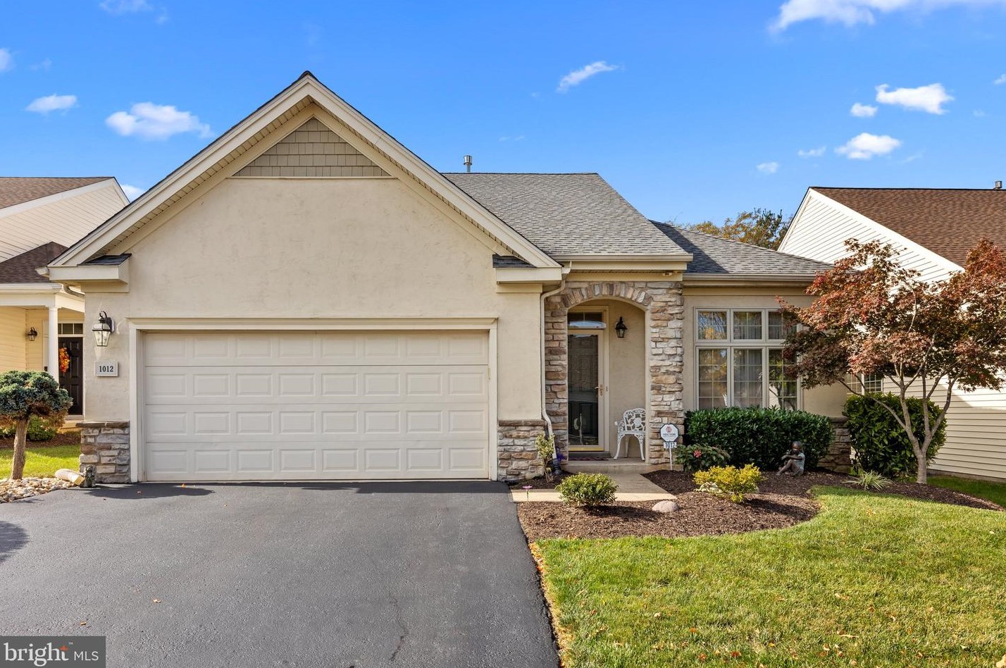 1012 Conway Ct, Warminster, PA 18974