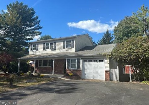 3 Broadale Ct, Gardenville, PA 18901