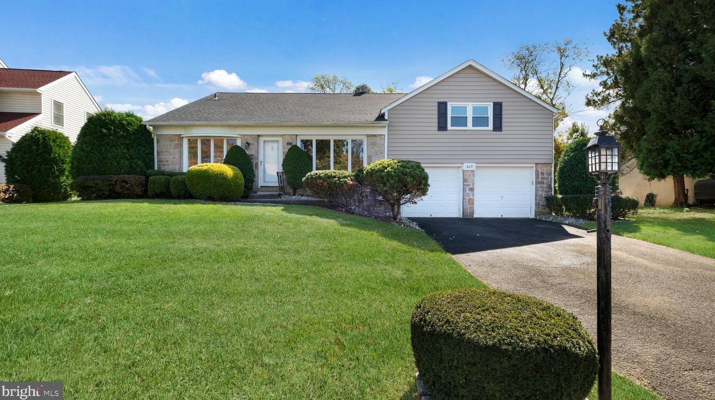 669 Worthington Dr, Warminster, PA 18974