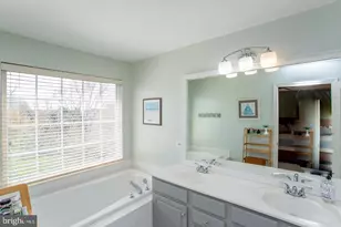 82 Avalon Ct, Doylestown, PA 18901 - Photo 14