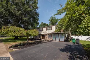 325 Toll Dr, Southampton, PA 18966 - Photo 2