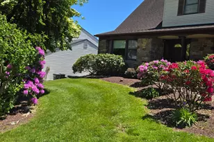 418 Fox Hollow Dr, Feasterville-Trevose, PA 19053 - Photo 2