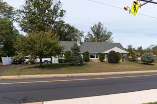 1118 N 5th St, Perkasie, PA 18944 - Photo 2