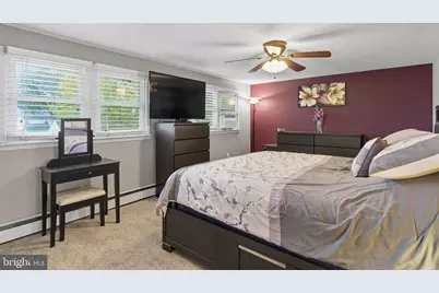 9 Newberry Lane, Levittown, PA 19054 - Photo 18