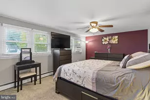 9 Newberry Ln, Levittown, PA 19054 - Photo 18