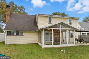 9 Newberry Ln, Levittown, PA 19054 - Photo 30