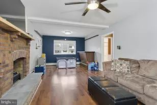 9 Newberry Ln, Levittown, PA 19054 - Photo 16