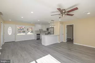 20 Serpentine Ln, Levittown, PA 19055 - Photo 10
