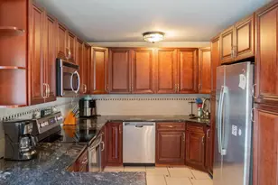 154 Juniper Dr, Levittown, PA 19056 - Photo 12