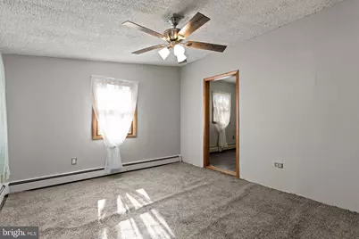 212 Plumbridge Drive, Levittown, PA 19056 - Photo 8