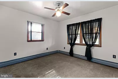 212 Plumbridge Drive, Levittown, PA 19056 - Photo 12