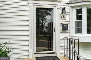 435 N Mt Vernon Cir, Bensalem, PA 19020 - Photo 2