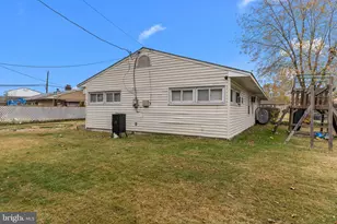 14 Dewberry Ln, Levittown, PA 19055 - Photo 30