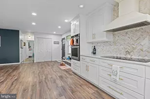 14 Dewberry Ln, Levittown, PA 19055 - Photo 14