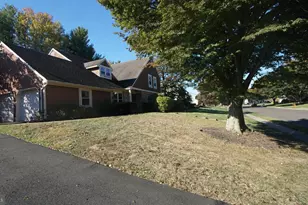 1253 Lexington Dr, Yardley, PA 19067 - Photo 4