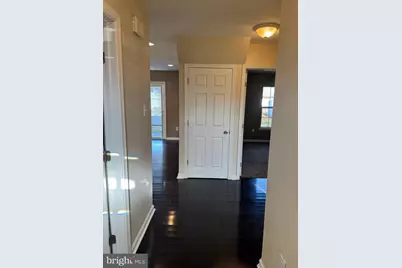 24 Robin Hill Lane, Levittown, PA 19055 - Photo 6