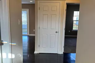 24 Robin Hill Ln, Levittown, PA 19055 - Photo 6