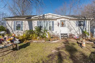 346 Maregan Dr, Sellersville, PA 18960 - Photo 1