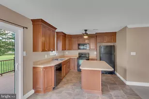 1 Gatehouse Ln, Doylestown, PA 18901 - Photo 10