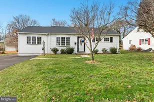 908 Circle Dr, Southampton, PA 18966 - Photo 4