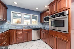 29 Hope Rd, Levittown, PA 19056 - Photo 12