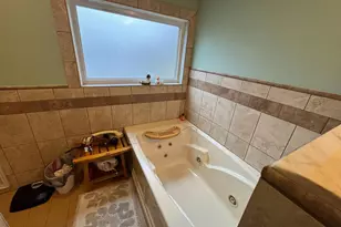 46 Hydrangea Rd, Levittown, PA 19056 - Photo 14