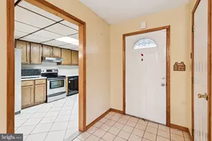 7 Indian Red Rd, Levittown, PA 19057 - Photo 6