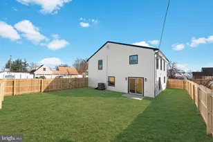 43 Petunia Rd, Levittown, PA 19056 - Photo 34