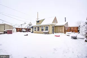 83 Indigo Rd, Levittown, PA 19057 - Photo 4