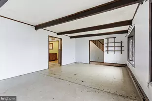 28 Cloister Rd, Levittown, PA 19057 - Photo 8