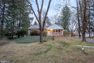 527 Lexington Ave, Chalfont, PA 18914 - Photo 2