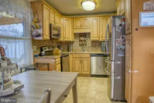 53 Micahill Rd, Levittown, PA 19056 - Photo 12