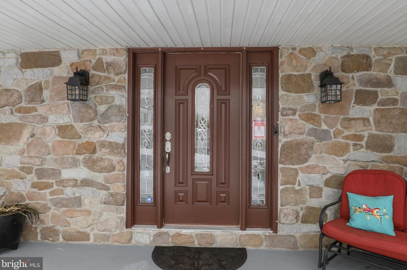 89 Patriot Dr, Chalfont, PA 18914-2953