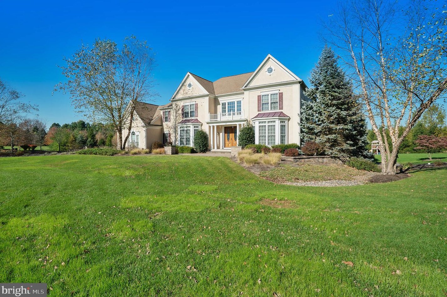106 Meadow View Dr, Gardenville, PA