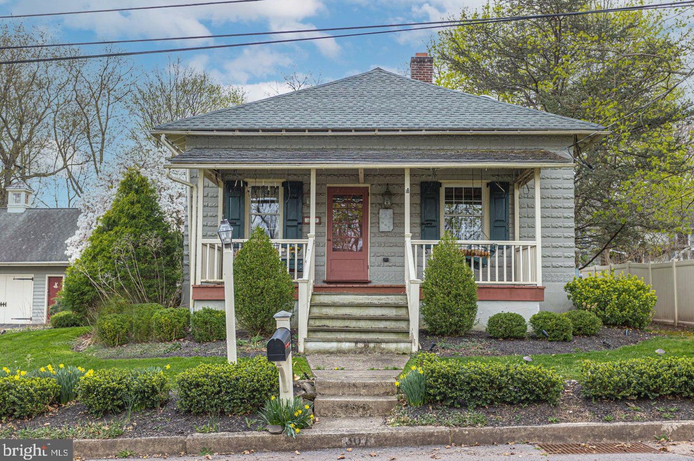 307 Grandview Ave, Perkasie, PA 18944-1201