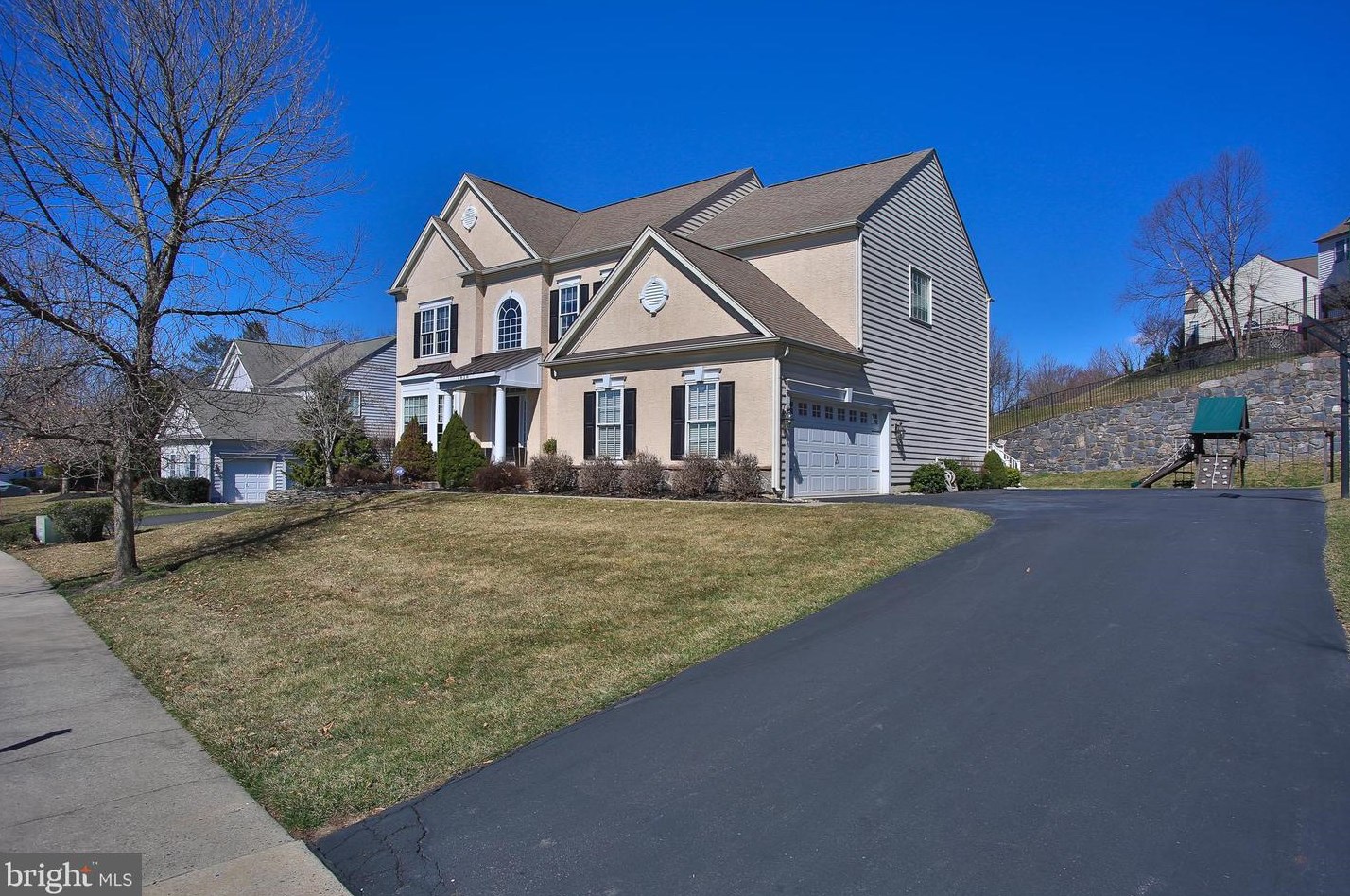 2828 Mountain Laurel Dr, Furlong, PA 18925-1542